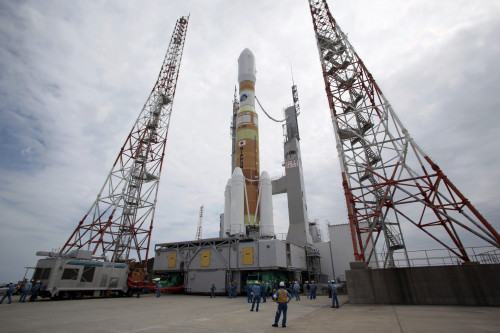 The H-IIB rocket on the launch pad at Tanegashima Space Center in Japan Poster Print - Item # VARPSTSTK202851S