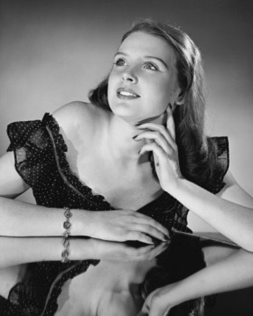Close-up of a young woman looking up Poster Print - Item # VARSAL25510300 Close-up of a young woman looking up Poster Print - Item # VARSAL25510300