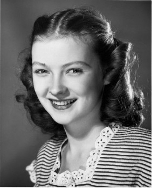 Portrait of a teenage girl smiling Poster Print - Item # VARSAL2553228 Portrait of a teenage girl smiling Poster Print - Item # VARSAL2553228