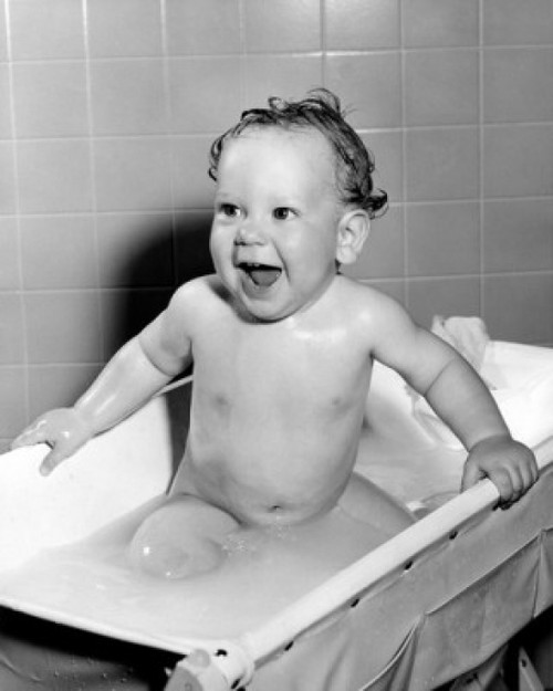 Baby in bathtub Poster Print - Item # VARSAL2559111