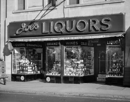Facade of a liquor store Poster Print - Item # VARSAL2551267