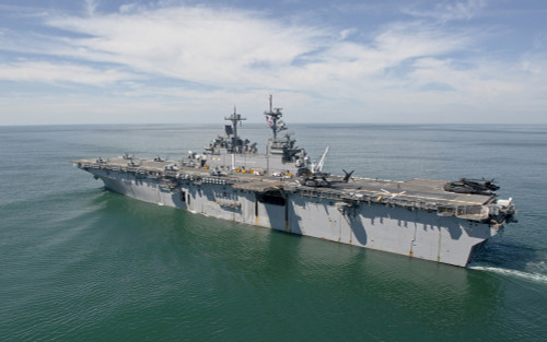 The amphibious assault ship USS Wasp transits the Atlantic Ocean Poster Print - Item # VARPSTSTK104829M