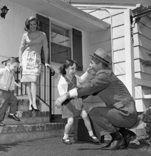 Children running to say hallo to father  mother standing on steps Poster Print - Item # VARSAL255417409