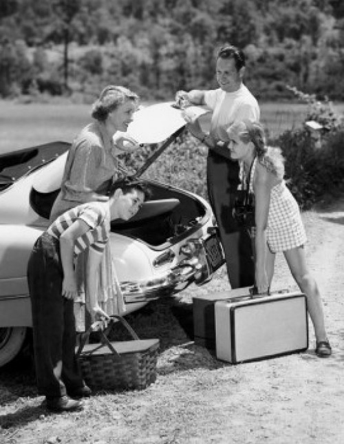 Family loading luggage into a car Poster Print - Item # VARSAL2552955 Family loading luggage into a car Poster Print - Item # VARSAL2552955