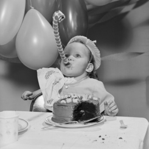 Baby girl with birthday cake Poster Print - Item # VARSAL255424956