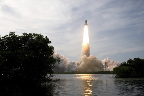 July 15, 2009 - Space Shuttle Endeavour lifts off from launch pad 39A at the Kennedy Space Center in Cape Canaveral, Florida Poster Print - Item # VARPSTSTK202972S