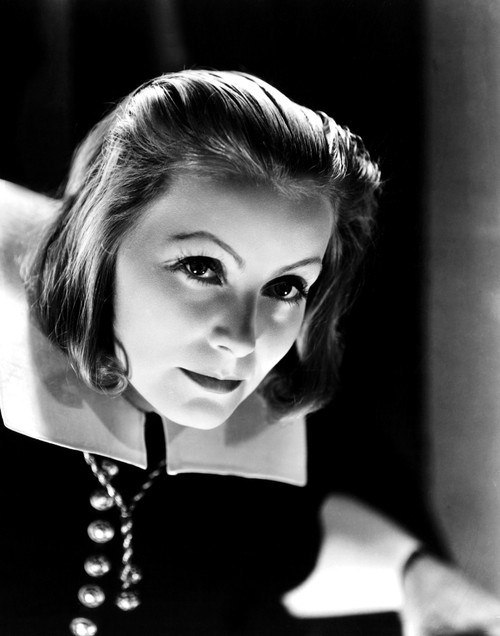 Queen Christina Greta Garbo 1933 Photo Print (8 x 10) - Item # MINEVCMBDQUCHEC042H
