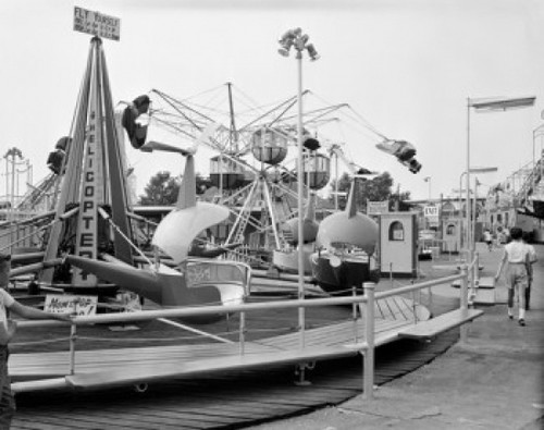 Amusement park Poster Print - Item # VARSAL255416337