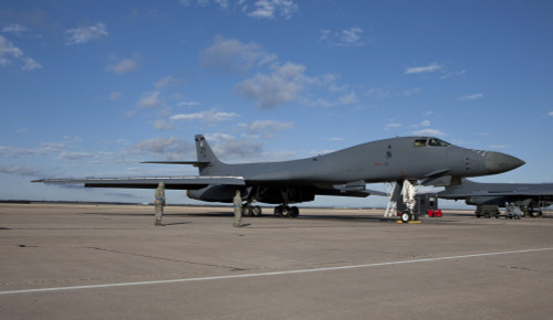 The crew of B-1B Lancer from Dyess Air Force Base, Texas, goes through pre-flight checks before a training mission Poster Print - Item # VARPSTHGP100275M