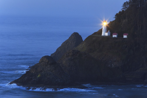 Oregon, United States Of America; Heceta Head Lighthouse At Sunset PosterPrint - Item # VARDPI1875640
