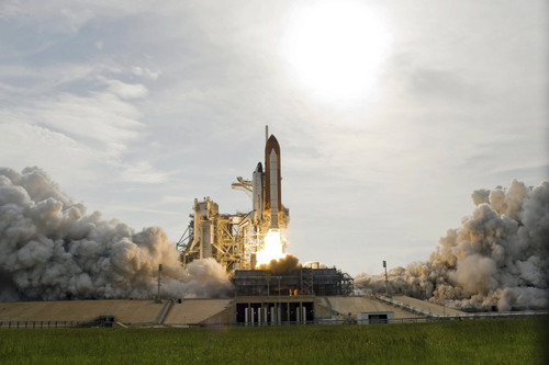 July 15, 2009 - Space Shuttle Endeavour lifts off from launch pad 39A at the Kennedy Space Center in Cape Canaveral, Florida Poster Print - Item # VARPSTSTK202982S