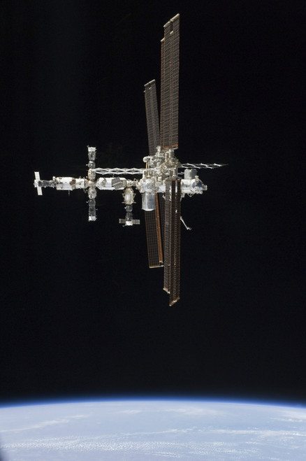 July 19, 2011 - The International Space Station in orbit above Earth Poster Print - Item # VARPSTSTK204696S