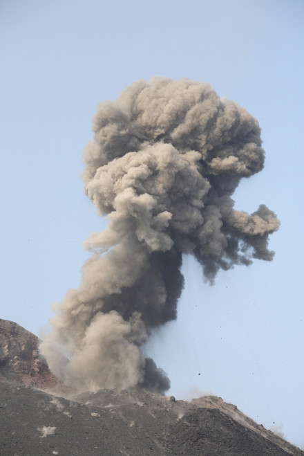 May 19, 2008 - Poodle-shaped Ash cloud from eruption of Anak Krakatau volcano, Sunda Strait, Java, Indonesia Poster Print - Item # VARPSTRRS300210S