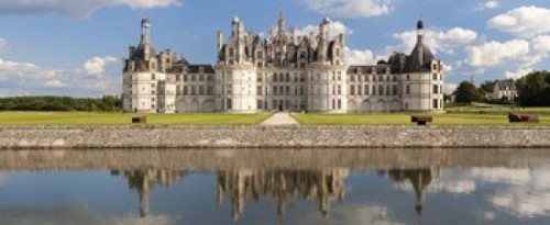 Chateau De Chambord. /Na View Of The Ch_teau De Chambord In The Loire  Valley, France, Constructed In The 16Th Century, With Attendants Of The  King Shown In The Foreground, Preparing To Depart