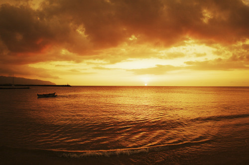 USA, Hawaii, Oahu, Sunset over Pacific Ocean; North Shore PosterPrint - Item # VARDPI1978323