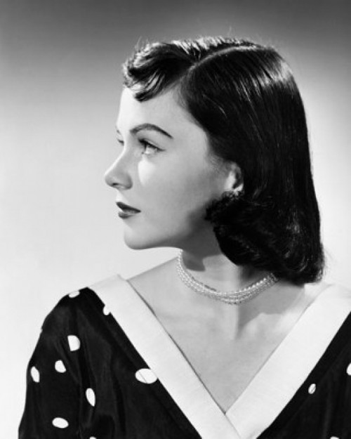 Young woman looking sideways Poster Print - Item # VARSAL25510821