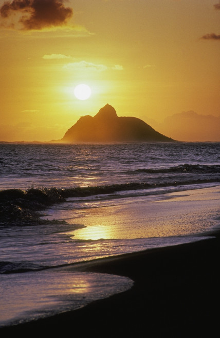 Hawaii, Oahu, Kailua, Lanikai Beach, Sunrise Over Mokulua Island. PosterPrint - Item # VARDPI1989393
