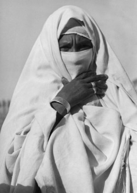 Portrait of woman wearing abaya Poster Print - Item # VARSAL990359096