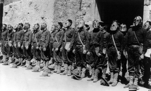 WWI, U.S. Marines, Gas Mask, 1918 Poster Print by Science Source - Item # VARSCIBZ1751