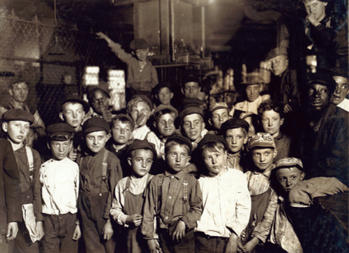 Indianapolis Newsboys, Lewis Hine, 1908 Poster Print by Science Source - Item # VARSCIJB8659