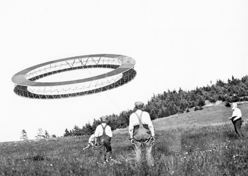 Alexander Graham Bell with Tetrahedral Kite, 1908 Poster Print by Science Source - Item # VARSCIJE8066