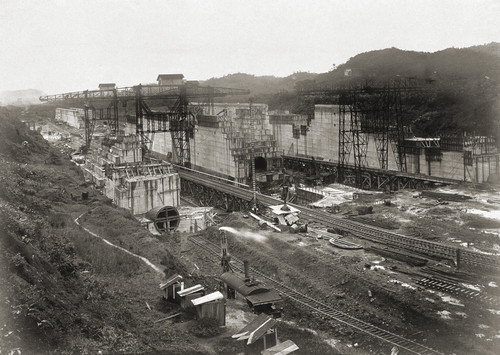 Pedro Miguel Locks, Panama Canal, 1910 Poster Print by Science Source - Item # VARSCIJA0963