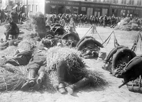 WWI, Exhausted French Soldiers, 1914 Poster Print by Science Source - Item # VARSCIBZ5174