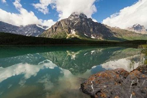 O Canada! Poster Print by Stan Hellmann - Item # VARPDXPSHEL119