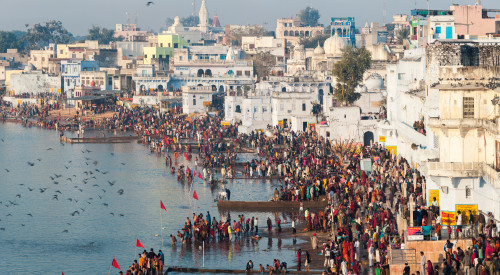 Pilgrims at the annual Hindu pilgrimage to holy Pushkar Lake, Pushkar, Ajmer District, Rajasthan, India Poster Print by Panoramic Images - Item # VARPPI161479