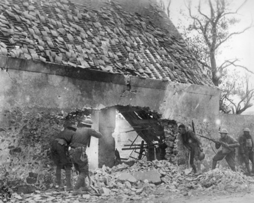 World War I: U.S. Troops. /Namerican Troops Fighting Their Way Through A French Village During World War I, 1918. Poster Print by Granger Collection - Item # VARGRC0004500