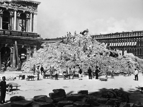 Venice: St. Mark'S Square. /Nview Of Saint Mark'S Square In Venice, Italy, Following The Collapse Of The Campanile On 14 July 1902. Poster Print by Granger Collection - Item # VARGRC0125323