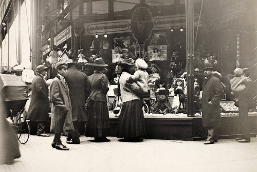 New York: Shopping, 1911. /Nchristmas Shoppers. Photograph. Poster Print by Granger Collection - Item # VARGRC0056909