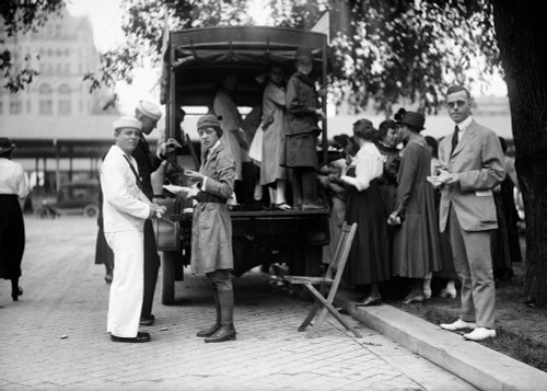 U.S. Food Administration. /Nunited States Food Administration Participating In Community Service In Washington D.C. Photograph, C1918. Poster Print by Granger Collection - Item # VARGRC0322748
