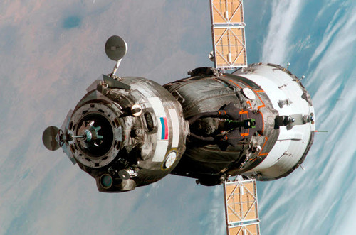 Soyuz TMA-6 spacecraft Poster Print by Stocktrek Images - Item # VARPSTSTK200135S