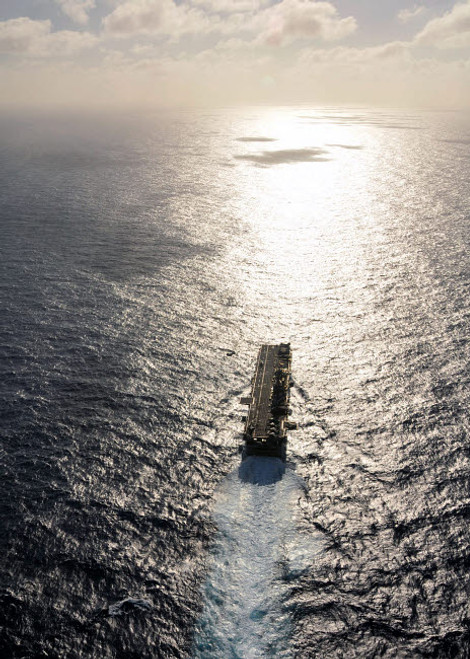 Amphibious assault ship USS Boxer underway in the Pacific Ocean Poster Print by Stocktrek Images - Item # VARPSTSTK104231M