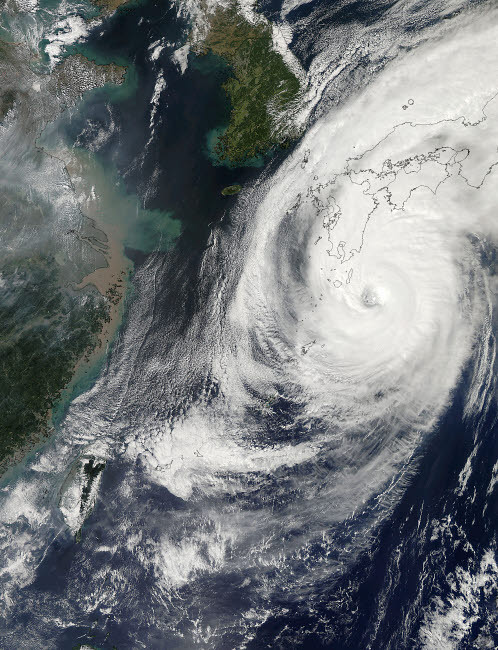 Satellite view of Typhoon Phanfone before making landfall on Japan Poster Print by Stocktrek Images - Item # VARPSTSTK204703S