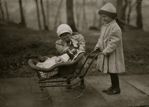 Children playing with Campbell Kid dolls. Poster Print - Item # VARBLL058754583L