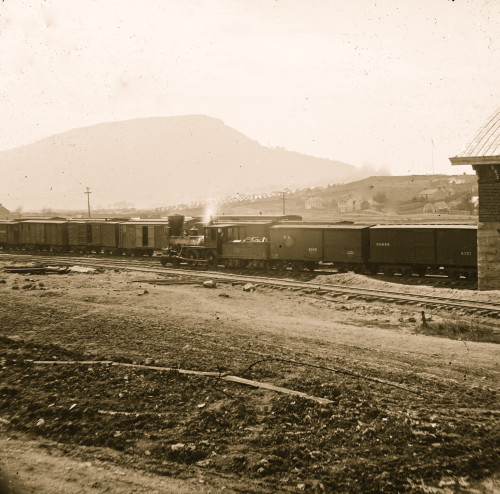 Chattanooga, Tenn. U.S. military train at depot; Lookout Mountain in background Poster Print - Item # VARBLL058745306L