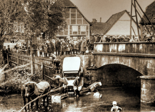 Horses pull car from river as the vehicle had run off the bridge Poster Print by unknown - Item # VARBLL0587434821