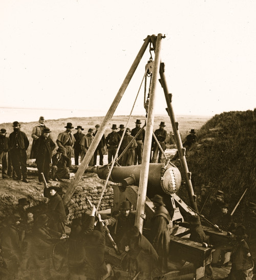 Savannah, Georgia. Army engineers removing a 48-pdr. 8-inch Columbiad from Fort McAllister Poster Print - Item # VARBLL058745200L
