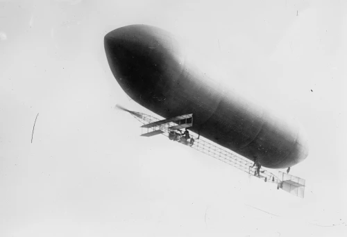 U.S. Army dirigible Poster Print