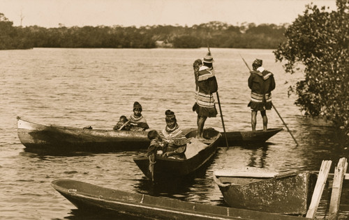 Seminole men, women and children in canoes. Poster Print - Item # VARBLL058751310L