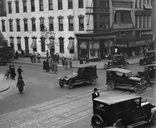 Street Corner in Washington DC with and growing traffic Poster Print - Item # VARBLL058748791L