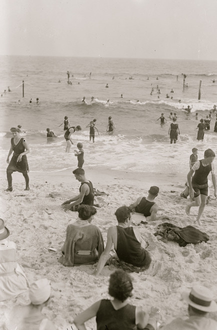 Picnic in Long Beach Poster Print - Item # VARBLL058750098L