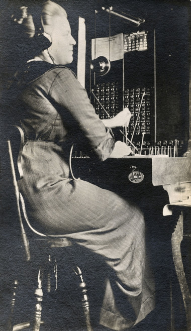 Telephone Operator - Wakeman  Ohio  Usa Poster Print By Mary Evans / Grenville Collins Postcard Collection - Item # VARMEL10837651