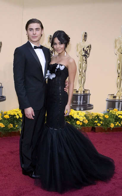 Zac Efron, Vanessa Hudgens At Arrivals For 81St Annual Academy Awards - Arrivals, Kodak Theatre, Los Angeles, Ca 2222009. Photo By Emilio FloresEverett Collection Celebrity - Item # VAREVC0922FBEII003