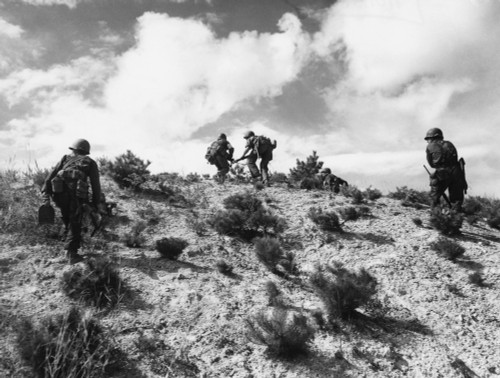 American Troops In Korea During The Korean War History - Item # VAREVCHBDKORECS013 American Troops In Korea During The Korean War History - Item # VAREVCHBDKORECS013