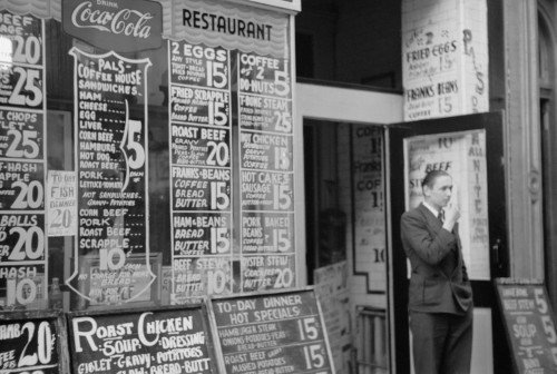 Depression Era City Restaurant With Posted Menu And Prices. 15 Cents In The 1930S Is Equivalent To 2.50 In 2013. History - Item # VAREVCHISL035EC574