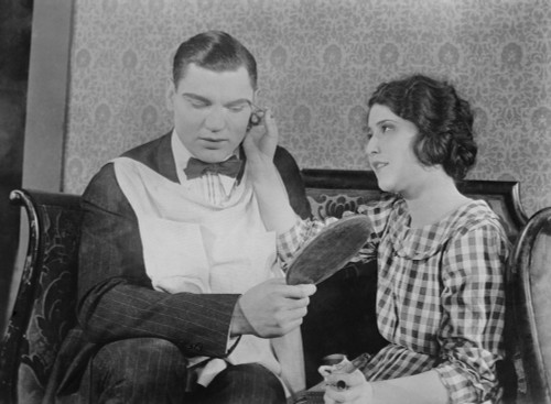 Former Heavyweight Champion Boxer Jack Dempsey Has Make Up Applied. After Boxing He Starred In Half A Dozen Silent And Talking Films. Ca. 1920. History - Item # VAREVCHISL041EC308