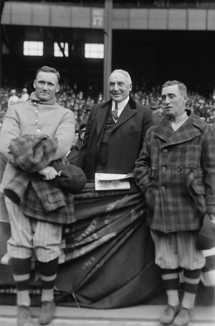 President Warren Harding Poses With Baseball Players History - Item # VAREVCHISL040EC780 President Warren Harding Poses With Baseball Players History - Item # VAREVCHISL040EC780